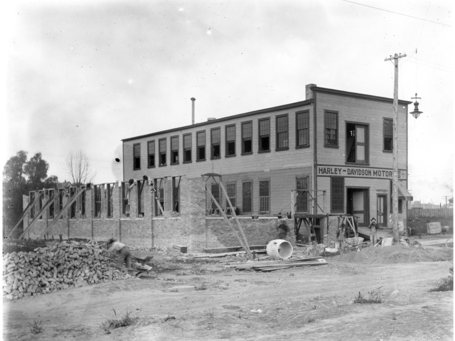 BUILDING A MILWAUKEE ICON
