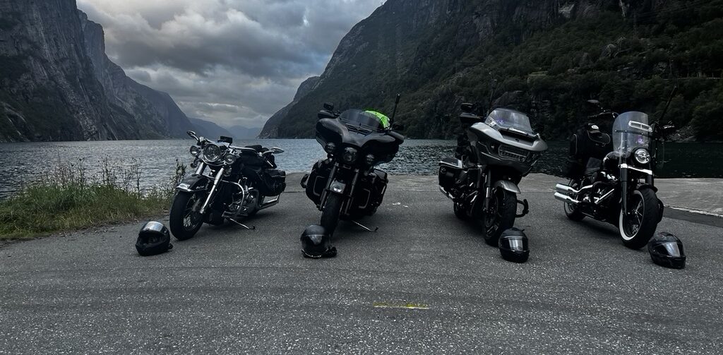 Von Fjorden zur Freundschaft: unsere unvergessliche Motorradreise durch Norwegen