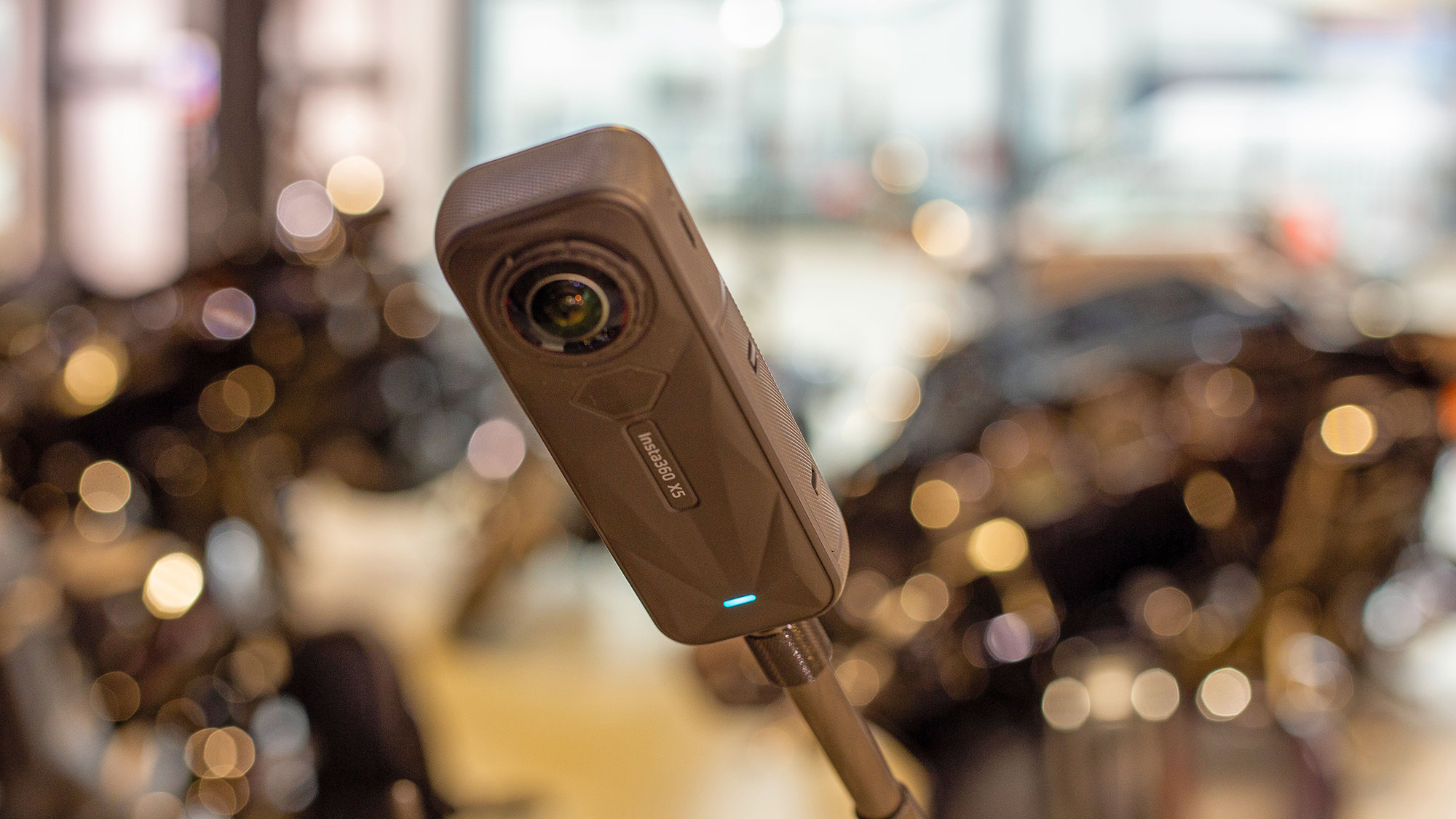 Gewinne ein Insta360 X5 und ein Motorrad-Bundle