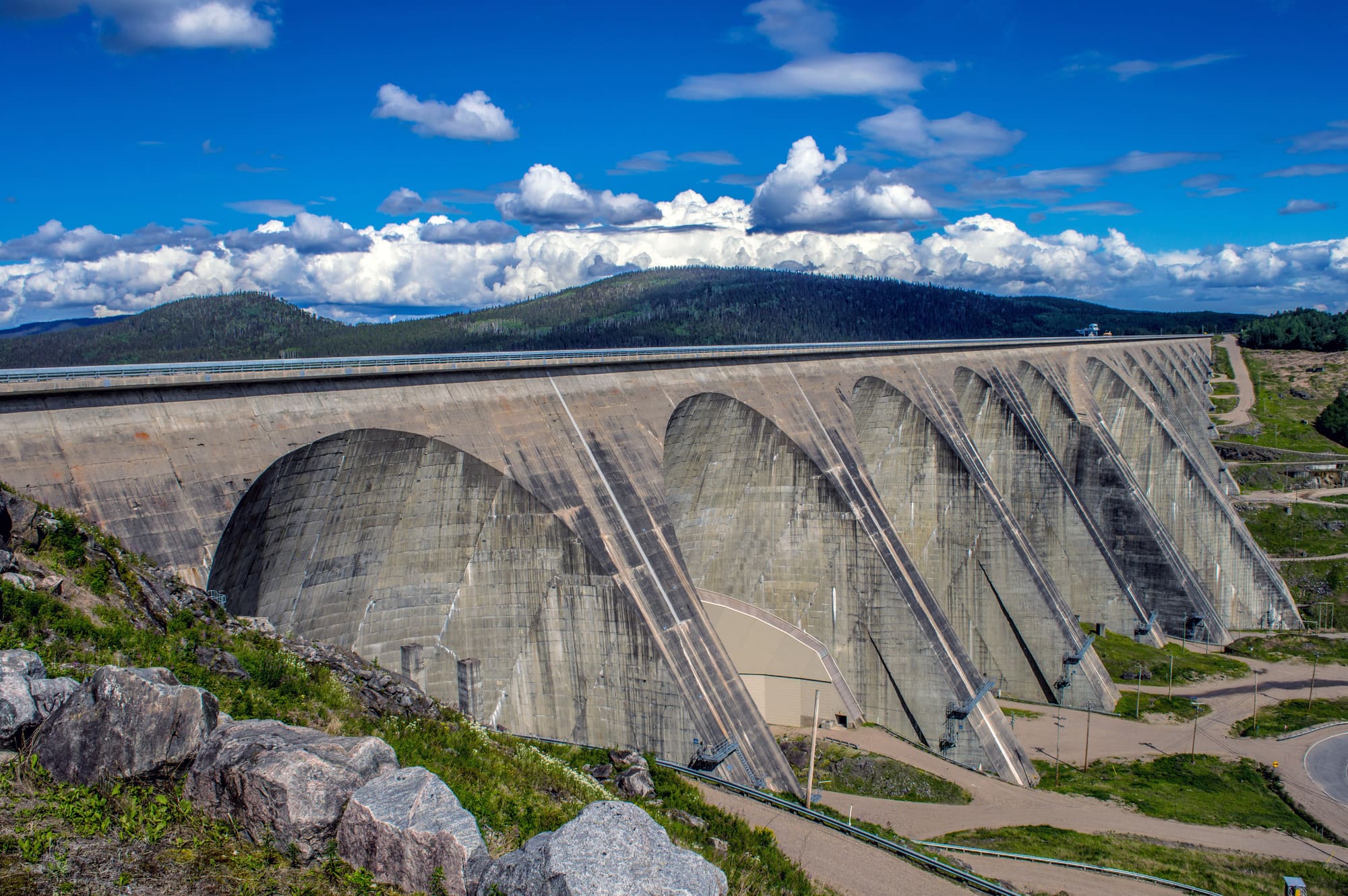 Baie-Comeau to the Daniel-Johnson Dam