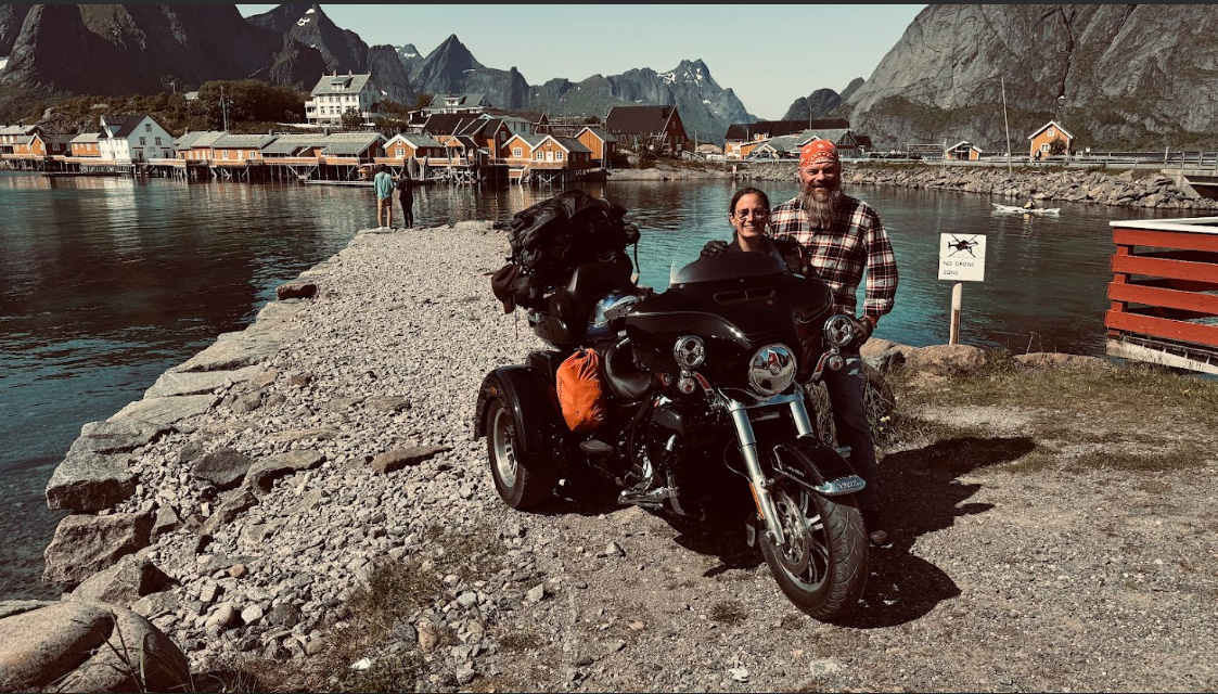 Road movie documentaire : Tout quitter pour vivre sur sa Harley !
