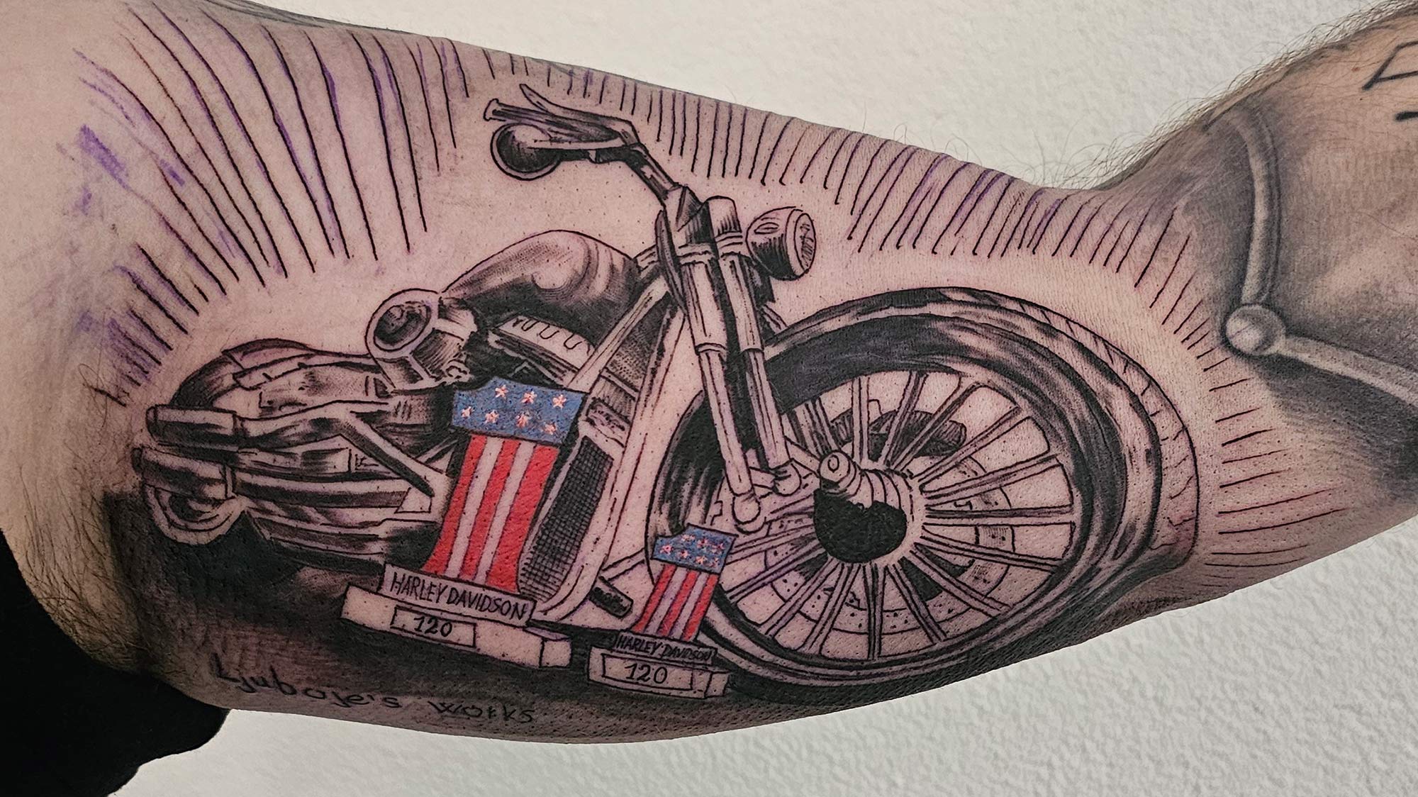 Maak kennis met de Harley-Davidson custom bouwer die zijn jongensdroom leeft