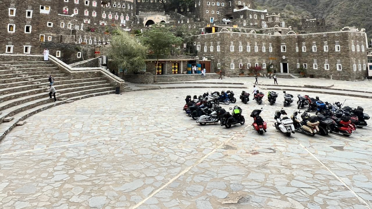 Calm and coastal breezes: riding Saudi Arabia
